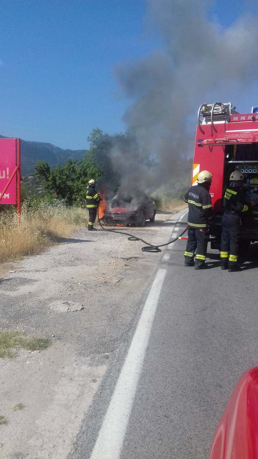 Vatrogasci su ugasili požar, a sad mu žele kupiti i novi auto