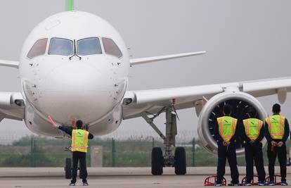 Made in China: Prvi let aviona kojim Kina pokazuje svoju moć