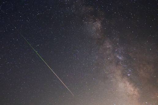 FOTO Pomr&ccaron;ina pa 'suze svetog Lovre': Mnogi su probdjeli no&cacute; uz ove spektakulrne Perzeide