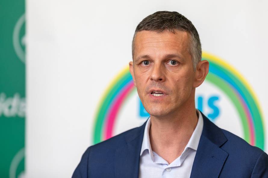 I političari plešu kako Lasagna svira! Flego o TikTok trendu za 24sata: 'Volim ovakve stvari!'