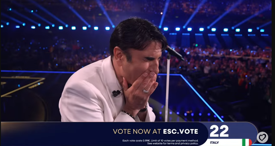 Koji borac, svaka čast! Talijan nastupio na Eurosongu unatoč problemima s glasnicama