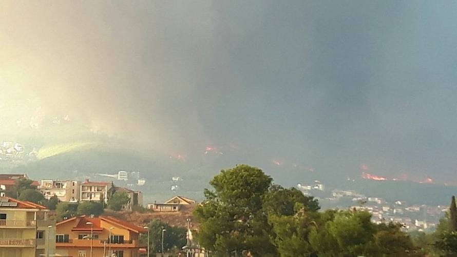 Piloti kanadera: Ovo je majka svih požara, to još nismo vidjeli