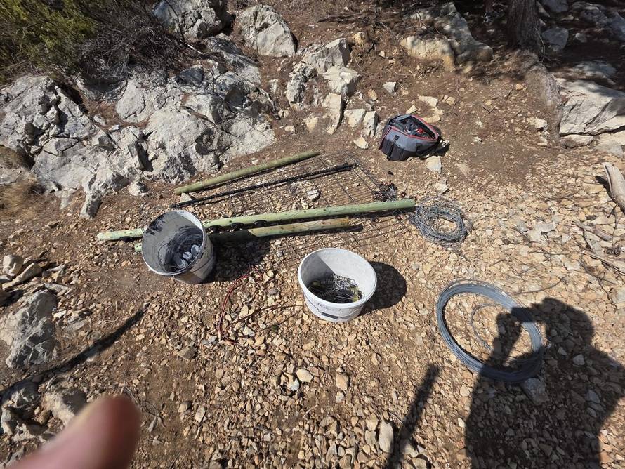 Belgijski umjetnik za 24sata: 'Žao mi je, maknuo sam žicu pod naponom'. Evo i fotografija