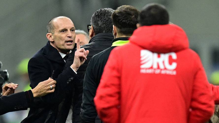 Serie A - AC Milan v Como