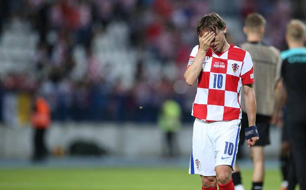 Osijek: Razočarani reprezentativci nakon izgubljene utakmice protiv Austrije rezultatom 3:0
