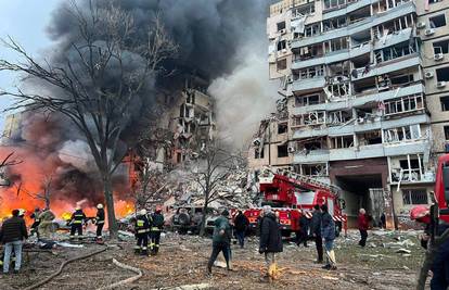 Ukrajina: Pet ljudi poginulo je u ruskom napadu na Dnjepar; Britanci Kijevu šalju tenkove...