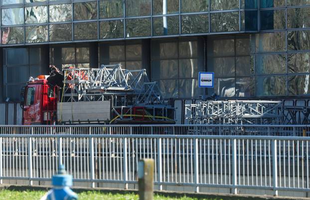 Zagreb: Bageri ruše popratni dio Vjesnikovog nebodera