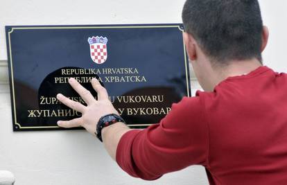 'Neka Vlada stavi dvojezične ploče na institucije u Vukovaru'