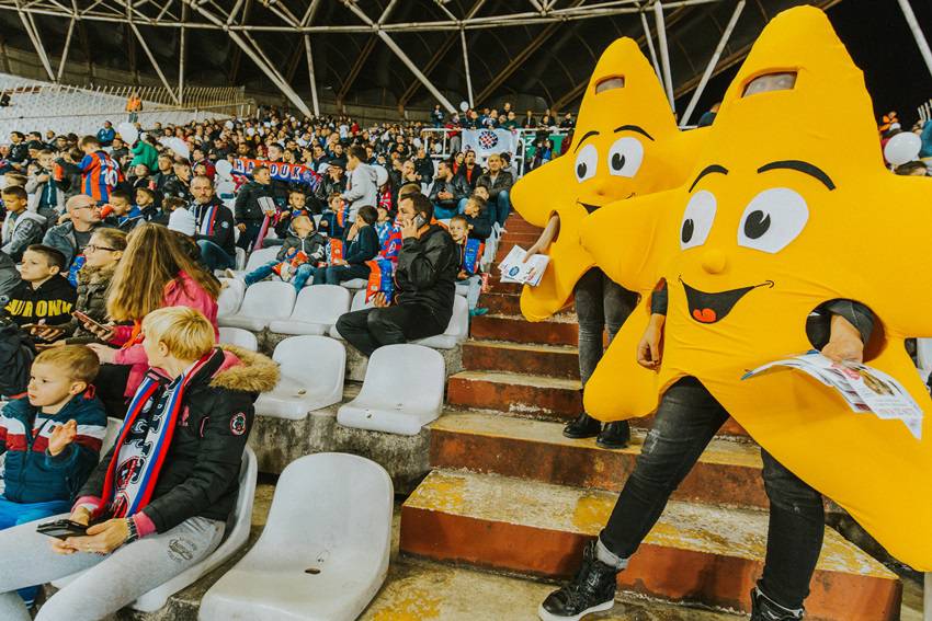 Maskote CineStara i Hajduka zabavljale su se na Poljudu