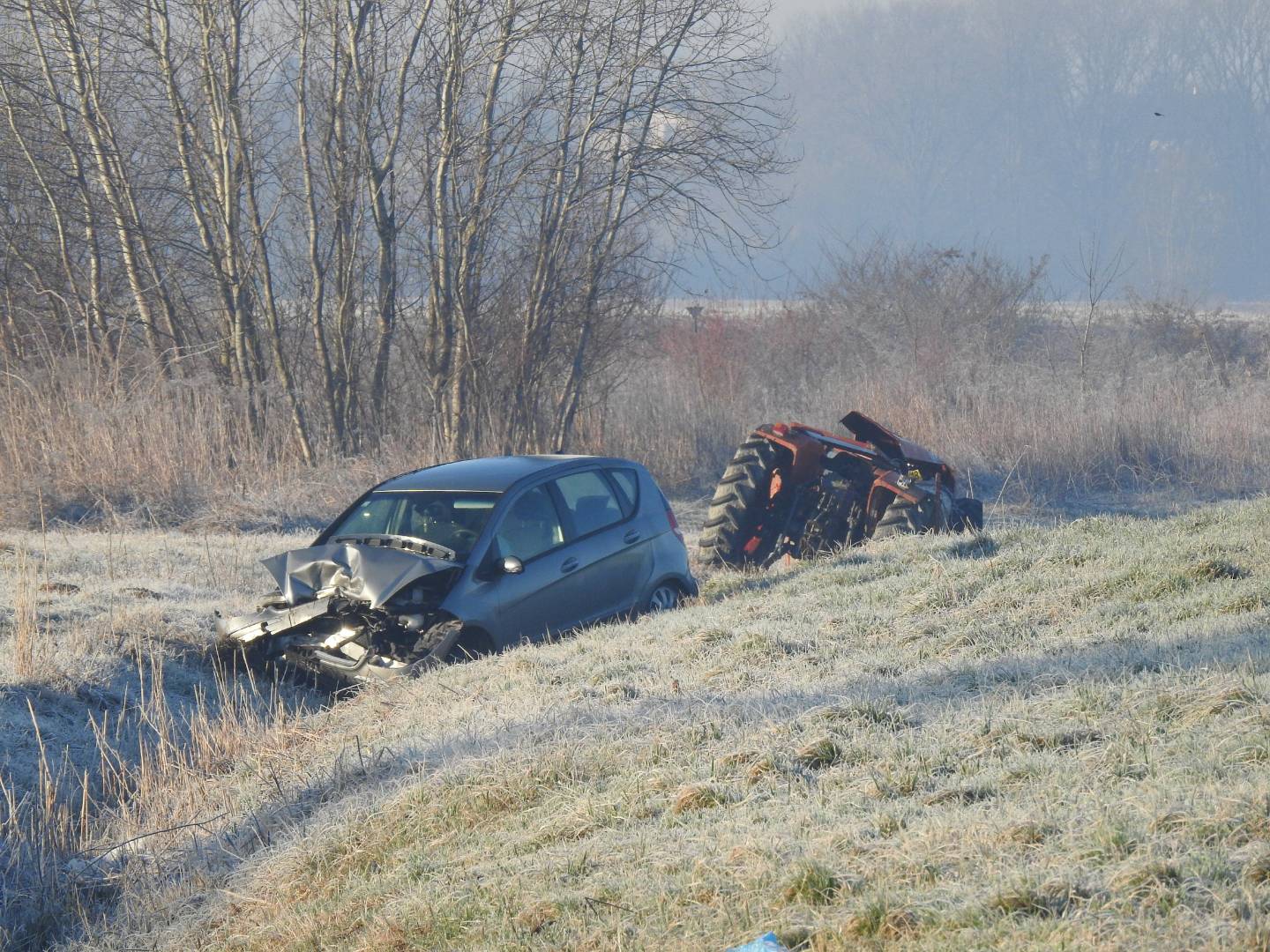 Detalji nesreće u Bjelovaru: Autom udario u traktor, vozač poginuo, ozlijeđena i putnica