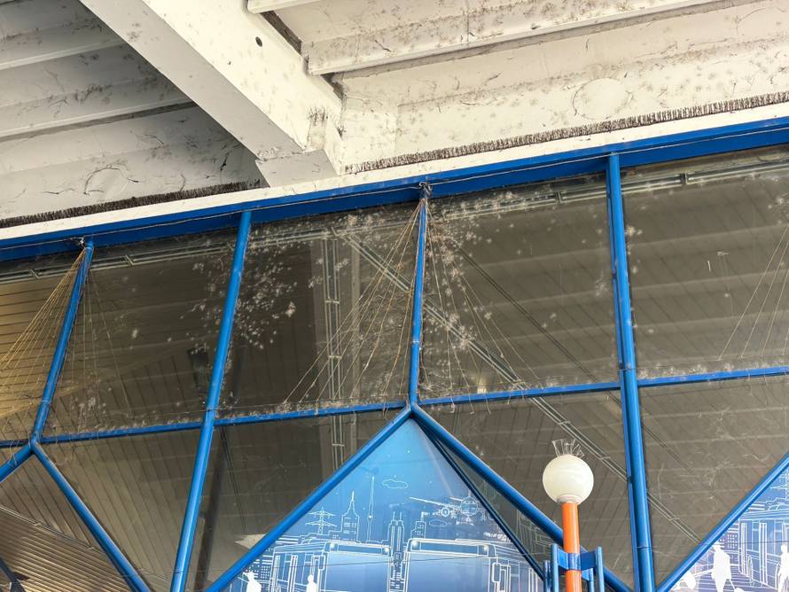 Grafiti, životinje, miris mokraće! Bili smo na ZG kolodvoru: 'Ovo je užas, ruglo našeg grada...'