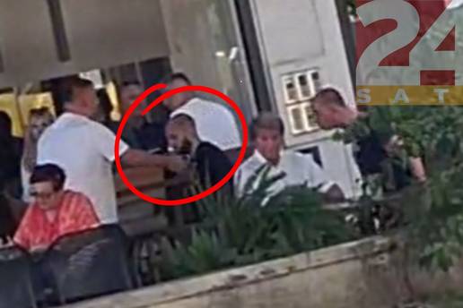 VIDEO Kalik napadnut na ulici, huligan ga pljunuo! &Scaron;alju mu poruke podr&scaron;ke:&nbsp;'To&nbsp;su&nbsp;klo&scaron;ari'