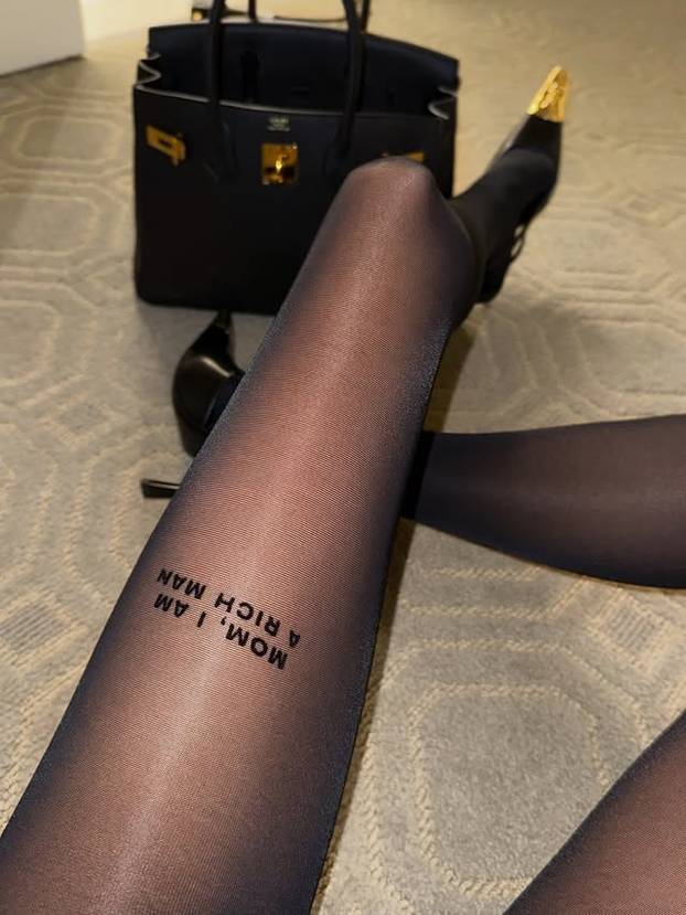 FOTO Fatalna brineta zapalila internet! U izazovnom izdanju otkrila je svoju 'malu tajnu'