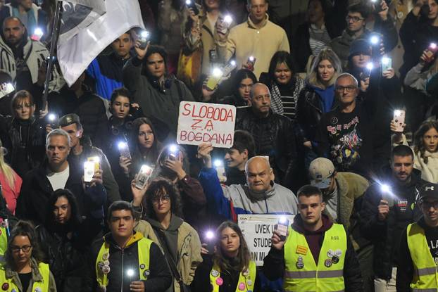 Beograd: Mirni prosvjedni mimohod u povodu 11 mjeseci od novosadske tragedije