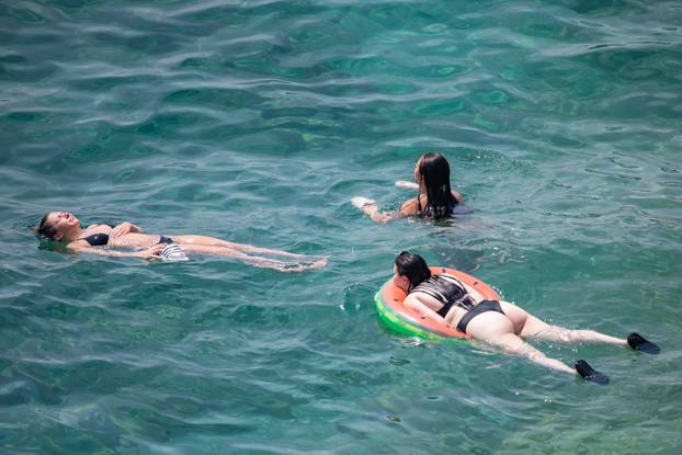 Dubrovnik: More i kupanje najbolji je način za "spas" od sunca i vrućine