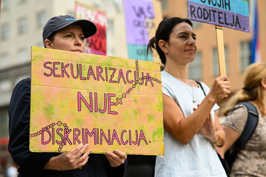Zagreb: Prosvjednici na Trgu bana Josipa Jelačića