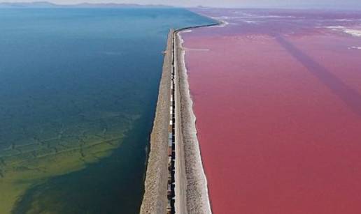 Neobično jezero snimljeno iz zraka: Slanije je i od oceana!