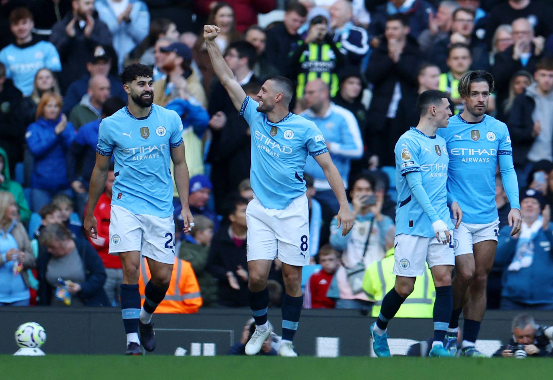 Premier League - Manchester City v Fulham