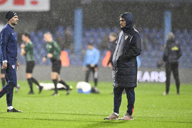 Podgorica: Zagrijavanje igrača prije početka utakmice Crna Gora - Hrvatska