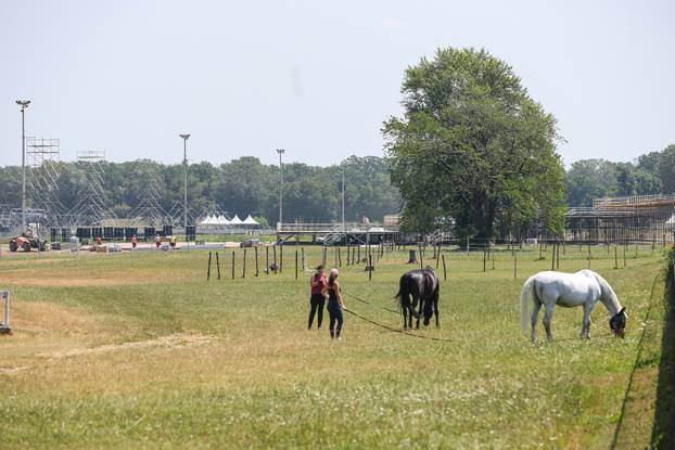 Zagreb: Radovi na izgradnji pozornice za koncert Marka Perkovića Thompsona