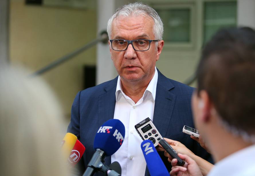 Grbin: Ja nisam Pernar da bih čekao  da netko pozove stražu