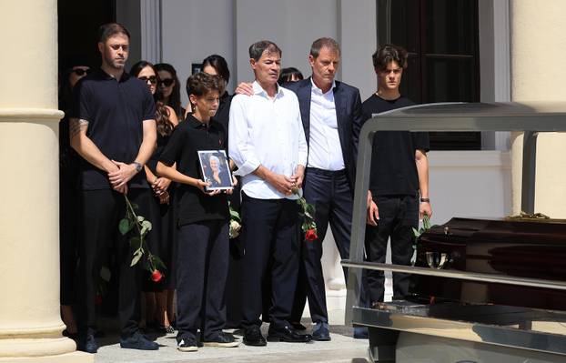 Zagreb: Posljednji ispraćaj Luce Mamić, majke Stojana, Zdravka i Zorana Mamića