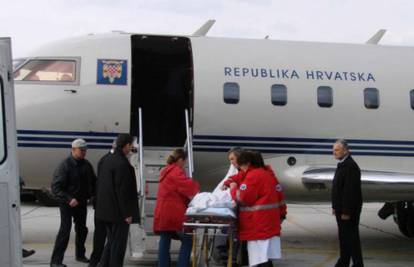 Organi spasili 7 života, Vladin zrakoplov letio po nevremenu