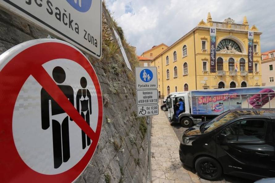 Razgolićeni šetači više se neće moći pokazivati centrom Splita