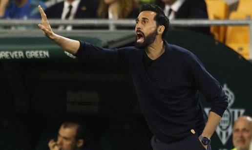 Arbeloa opleo po sucima: Ljudi koji odlu&ccaron;uju ne razumiju igru...