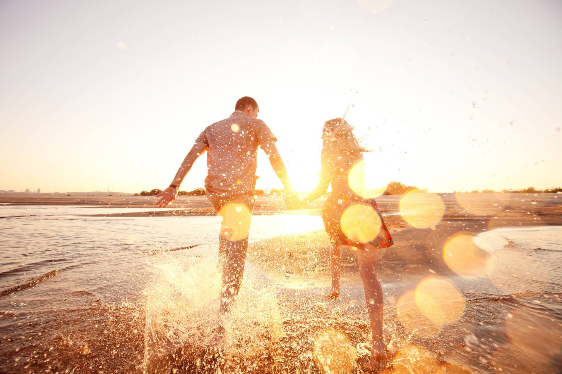 Počnite godinu bolje od lanjske: Top 10 novogodišnjih odluka za parove - za sretniju vezu