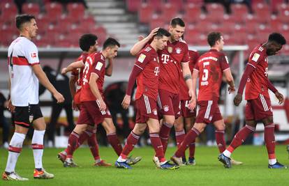 VIDEO Bayern utrpao petardu Sosinom Stuttgartu, razočarani Lewandowski nije slavio golove