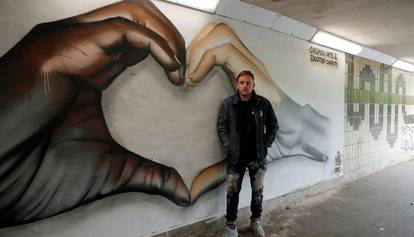 Umjetnošću protiv rasizma: Britanski ulični umjetnik izradio je predivan mural u tunelu