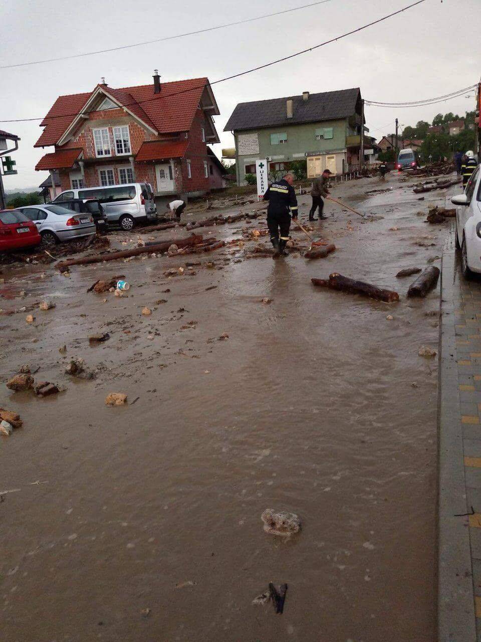 Kaos kod Zaprešića: Poplavile ulice, odron im je ugrozio kuće