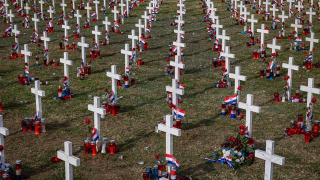 Vukovar: 16. mimohod do Memorijalnog groblja u organizaciji Udruge djece poginulih i nestalih hrvatskih branitelja
