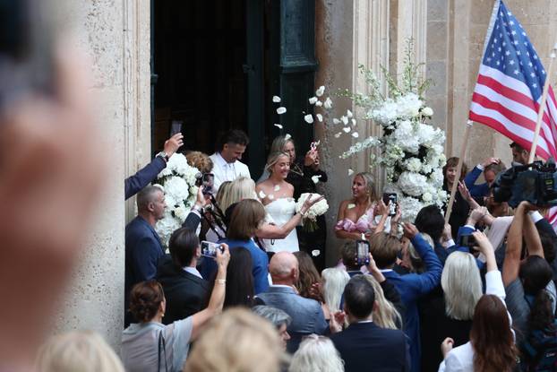 ARHIVA - 2024. Dubrovnik: Vjenčanje Nicole Artukovich i Liama Stewarta u crkvi sv.Ignacija