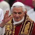 Papa: Umjetna oplodnja nije prirodna i oblik je arogancije