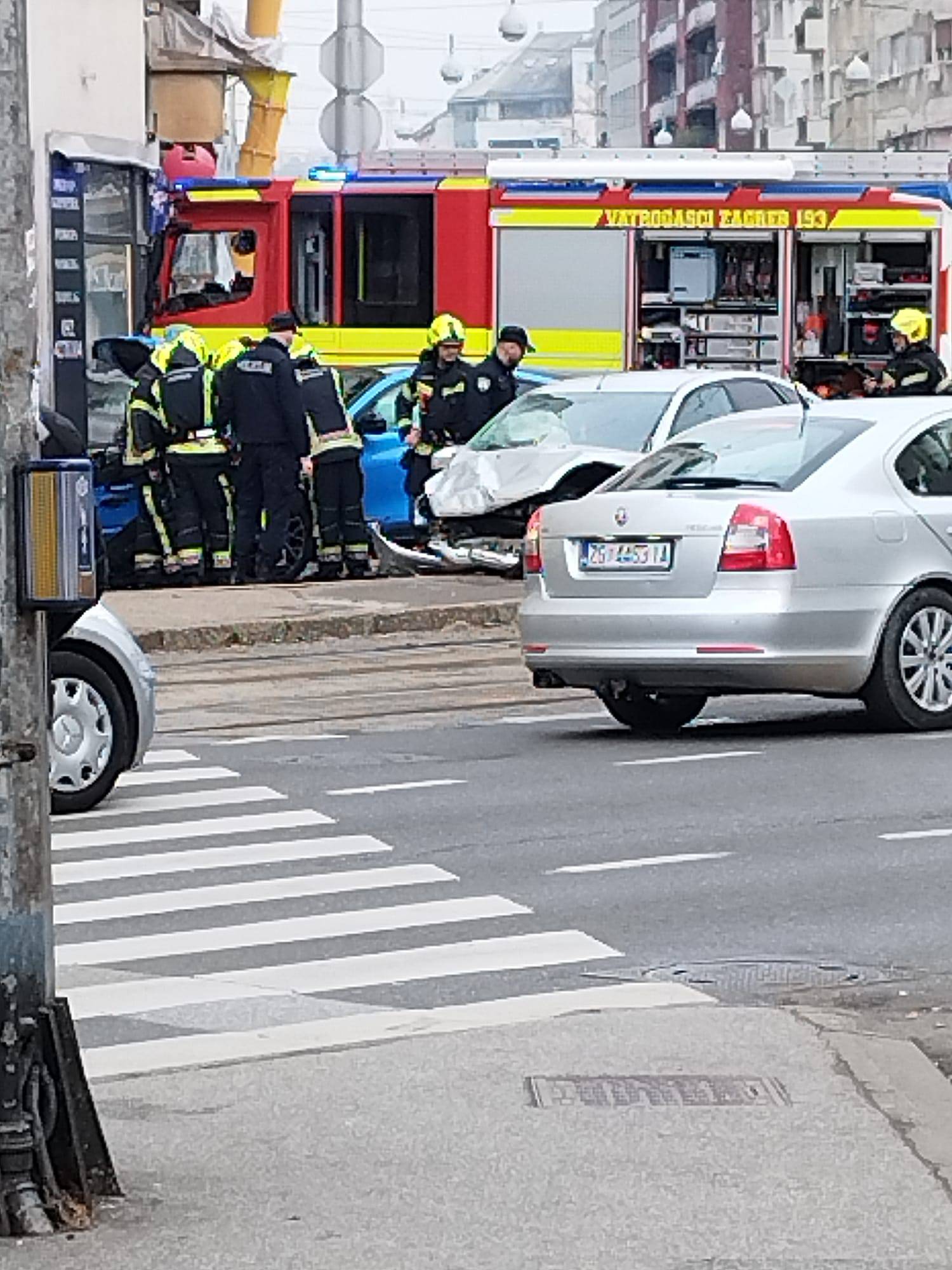 U Zagrebu se sudarili električni Mustang od 65.000 € i Focus: 'Na srebrnom još svjetlo svijetli'