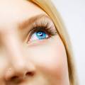 Važnost kreme za područje oko očiju: Hidracija i anti-age njega