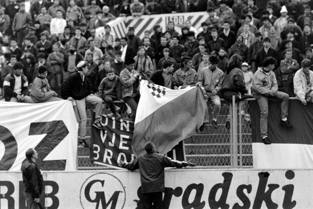 Zagreb: Savezna liga Jugoslavije, Dinamo - Borac, 7.4.1990.