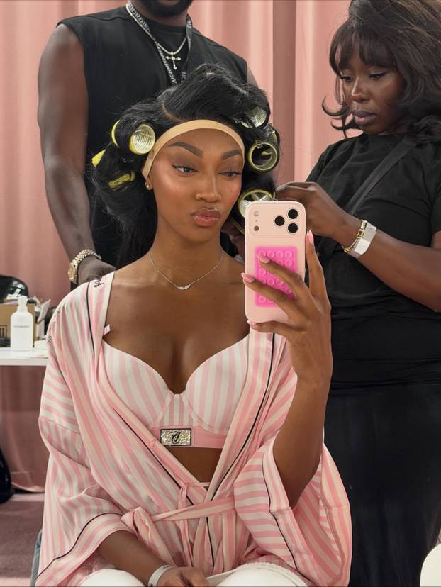 FOTO Dominira u sportu, bori se za prava žena i nosi revije. Ona je definicija košarkaškog anđela