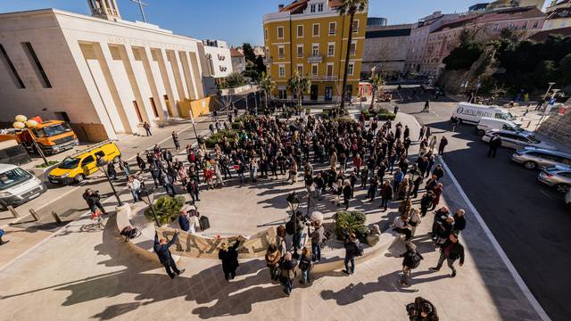 Prosvjed novinara u Splitu protiv "Zakona opasnih namjera" 