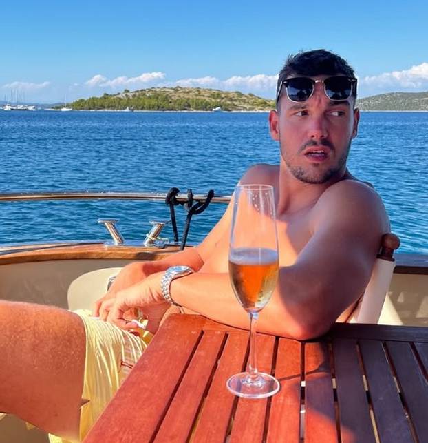 Bivši rukometni reprezentativac novi Gospodin Savršeni! Kao mali je proživio veliku tragediju