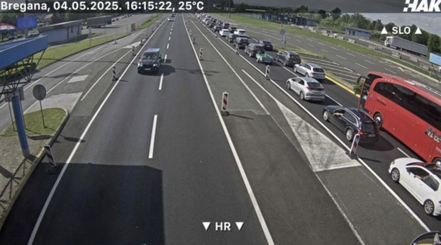 FOTO Kilometarske kolone i zastoji na autocestama. Na granicama višesatna čekanja