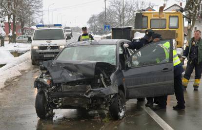 Vuka: Učiteljica (50) se zabila u betonski most i poginula