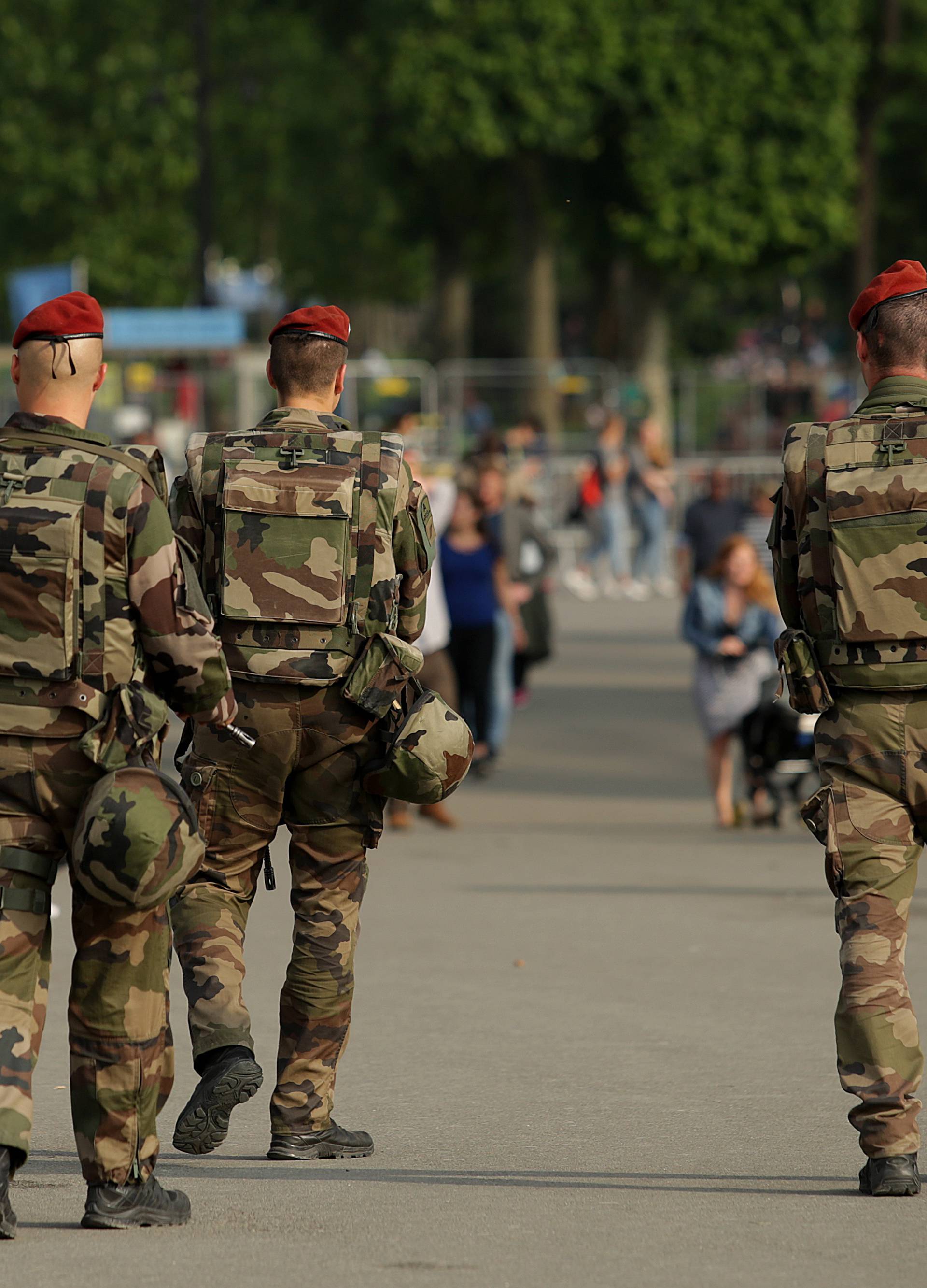 Nakon neuspjelog napada u Parizu osumnjičenica optužena