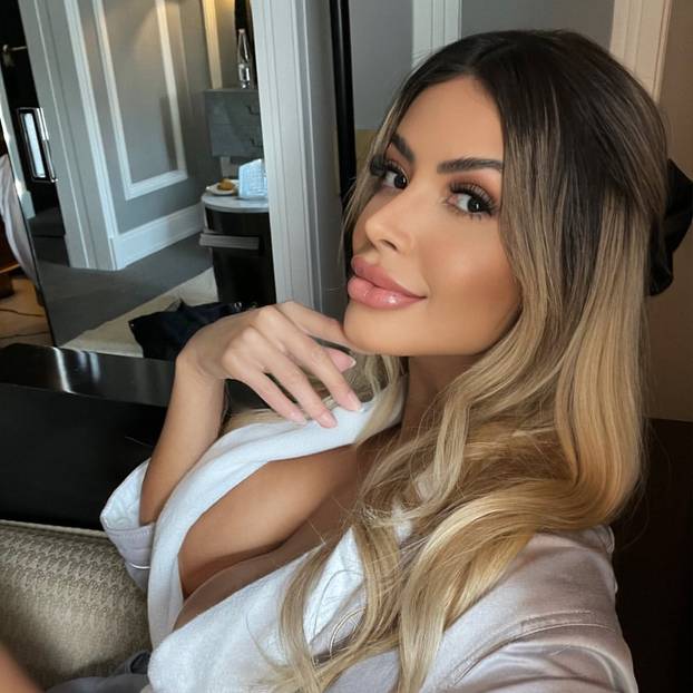 FOTO 'Najljepša sam na svijetu i to je moje prokletstvo! Potrošila sam 900.000 € na operacije...'