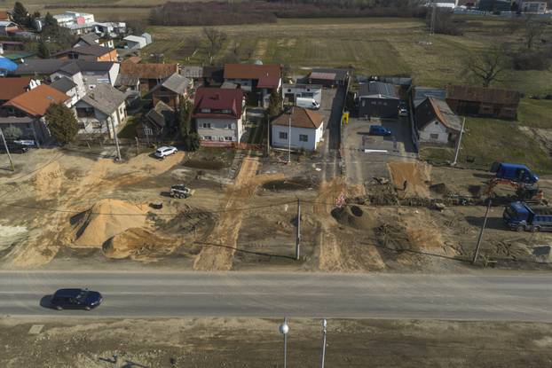 Pogled iz zraka na rekonstrukciju Sarajevske ulice u Zagrebu i prvo proširenje tramvajske pruge nakon 20 godina