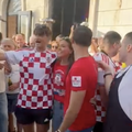 VIDEO 'Kako je dobro vidjeti vas opet!' Hit mladenci s Mundijala u&zcaron;ivaju u fe&scaron;ti s navija&ccaron;ima...