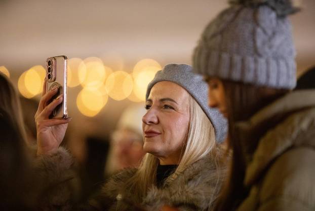 Osijek: Otvorenje Adventa uz koncert Danijele Martinović