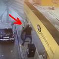VIDEO Auto se prevrnuo na krov u Karlovcu i  udario u benzinsku, čovjek  se izmaknuo u zadnji čas